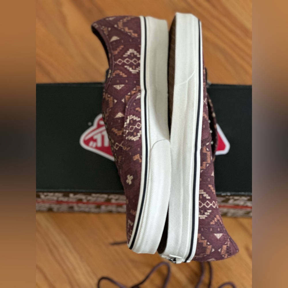 NWOT VANS AUTHENTIC (TRIBE RUG) RED CLAY MENS SIZE 10 - Picture 5 of 10